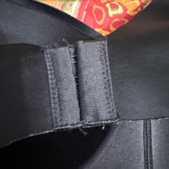 Soma Vanishing back lightly padded black bra size 40C - Picture 4 of 5